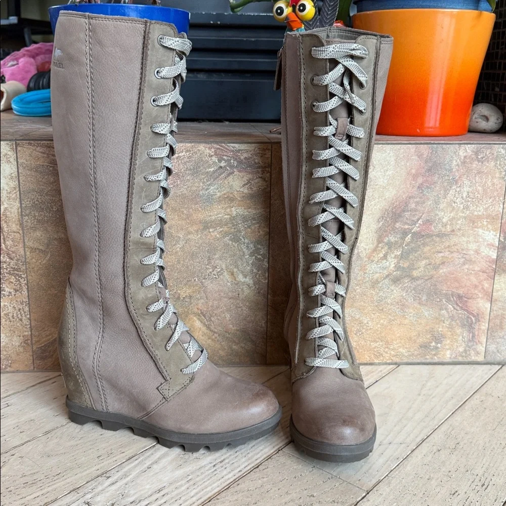 SOREL JOAN OF ARCTIC WEDGE LACE UP 8 Tall ASH Women Boots Waterproof  EUC size 7 - Picture 6 of 15